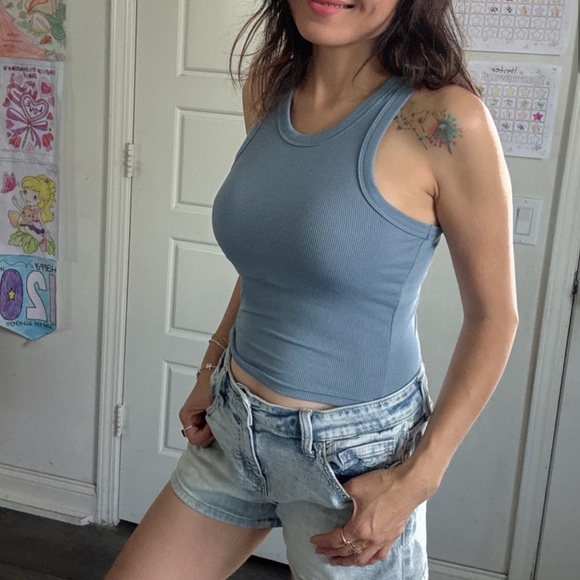 Solid Green Ribbed Fitted Tank Top - Picture 4 of 6